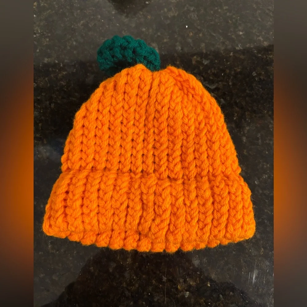 NWOT Infant Hand Knit Pumpkin Hat
